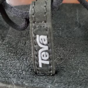 Teva Voya mush elastic strap sandals